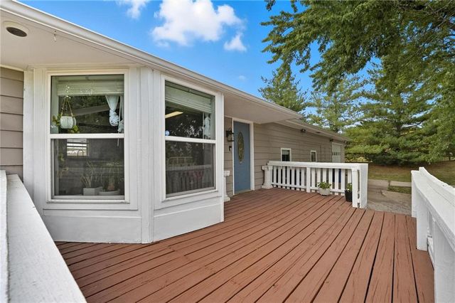 8890 Lexington Avenue, De Soto, KS 66018