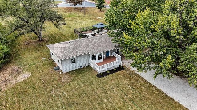 8890 Lexington Avenue, De Soto, KS 66018