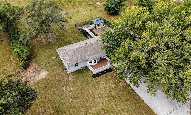 8890 Lexington Avenue, De Soto, KS 66018