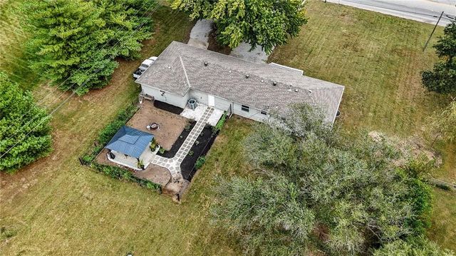 8890 Lexington Avenue, De Soto, KS 66018