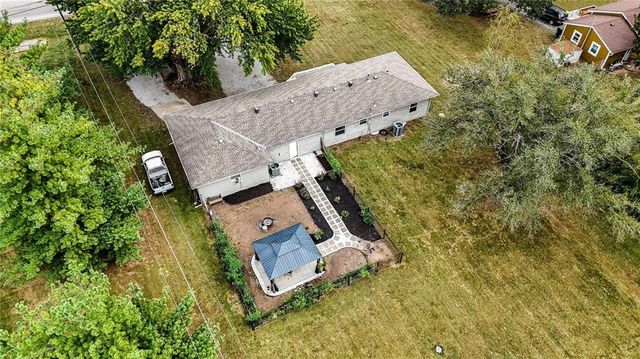 8890 Lexington Avenue, De Soto, KS 66018