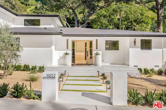 1902 Roscomare Road, Los Angeles, CA 90077