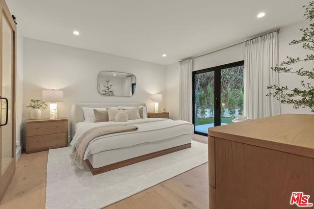 1902 Roscomare Road, Los Angeles, CA 90077