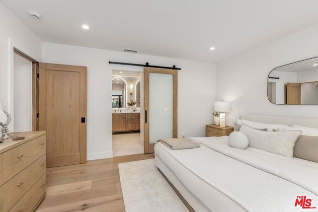 1902 Roscomare Road, Los Angeles, CA 90077