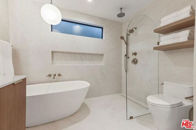 1902 Roscomare Road, Los Angeles, CA 90077