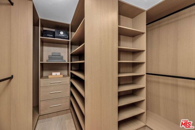 1902 Roscomare Road, Los Angeles, CA 90077