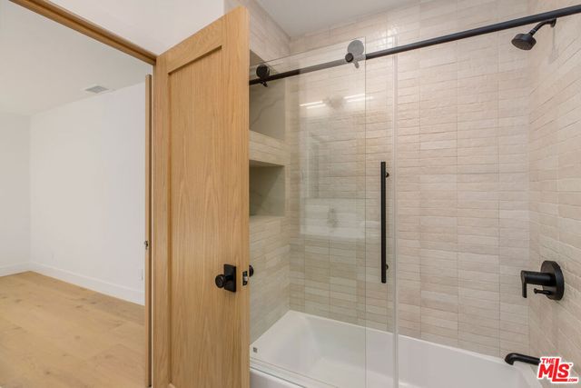 1902 Roscomare Road, Los Angeles, CA 90077