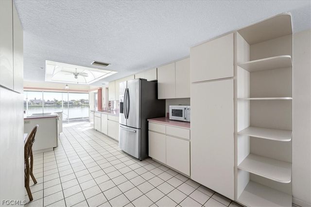 1120 SE 1st TER, Cape Coral, FL 33990