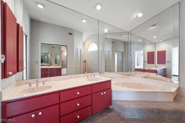 1120 SE 1st TER, Cape Coral, FL 33990