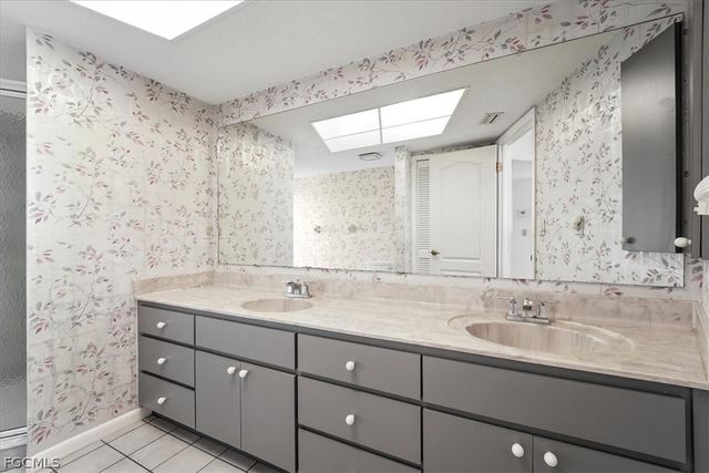 1120 SE 1st TER, Cape Coral, FL 33990