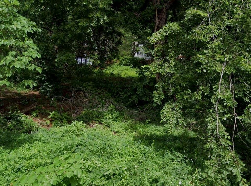 7719 Kenwood Avenue, Kansas City, MO 64131