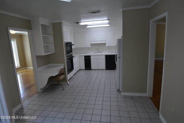 112 Tall Oaks Street, Clinton, MS 39056