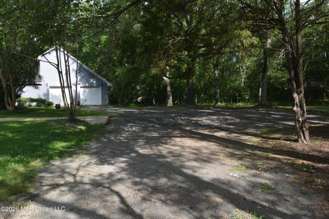 112 Tall Oaks Street, Clinton, MS 39056