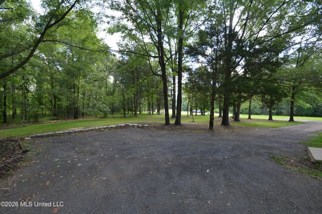 112 Tall Oaks Street, Clinton, MS 39056