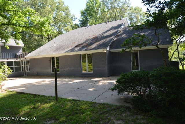112 Tall Oaks Street, Clinton, MS 39056