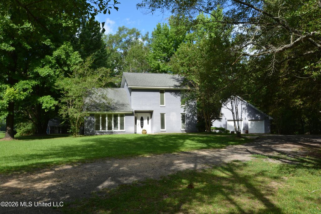 112 Tall Oaks Street, Clinton, MS 39056