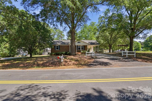 2068 Knight Road, Lancaster, SC 29720