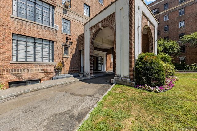 3001 Henry Hudson Parkway 2H, Bronx, NY 10463
