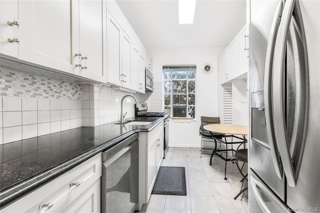 3001 Henry Hudson Parkway 2H, Bronx, NY 10463 — photo 4