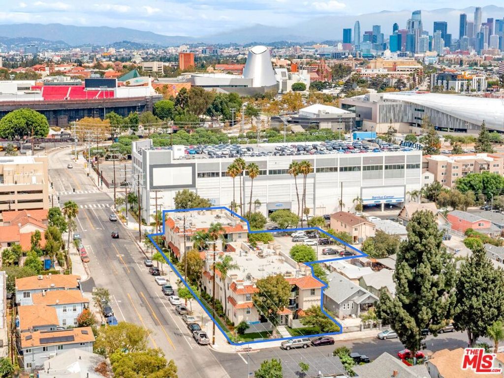 4060 S Hoover Street, Los Angeles, CA 90037 — exterior