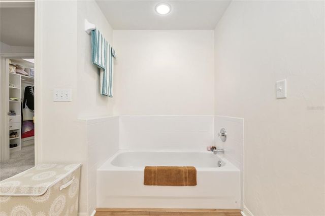 10518 NW 28TH LANE, Gainesville, FL 32606