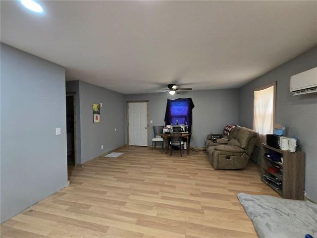 101 N 8th Street, Clinton, MO 64735