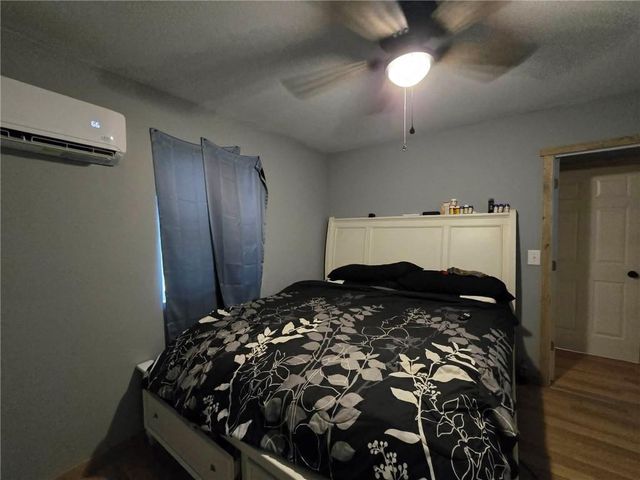 101 N 8th Street, Clinton, MO 64735