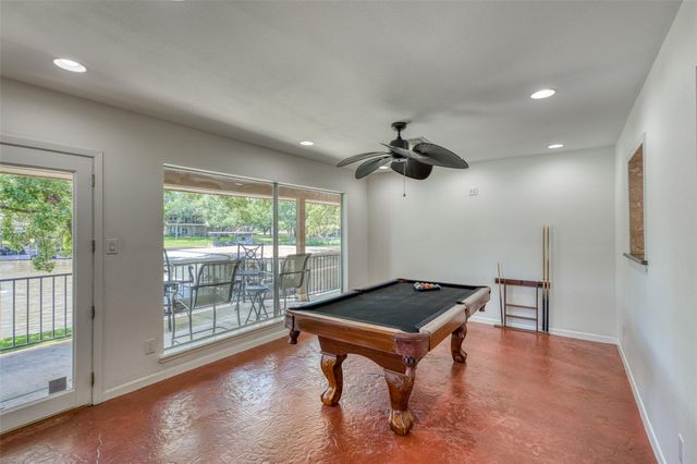 104 Bluebird LN, Highland Haven, TX 78654
