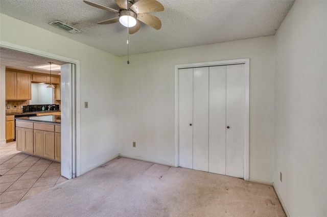104 Bluebird LN, Highland Haven, TX 78654