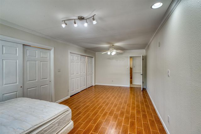 104 Bluebird LN, Highland Haven, TX 78654