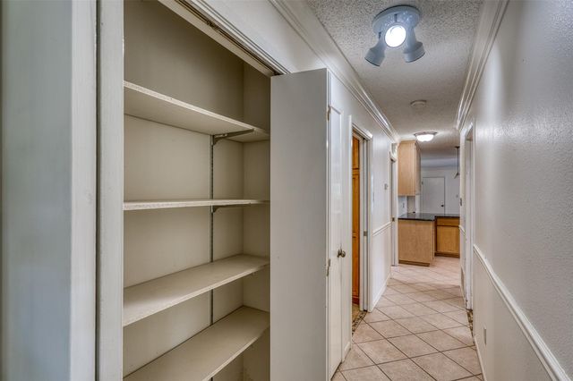 104 Bluebird LN, Highland Haven, TX 78654