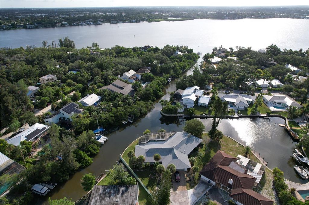 Image 14 of property listing at 6937 MIDNIGHT PASS ROAD, Sarasota, FL 34242
