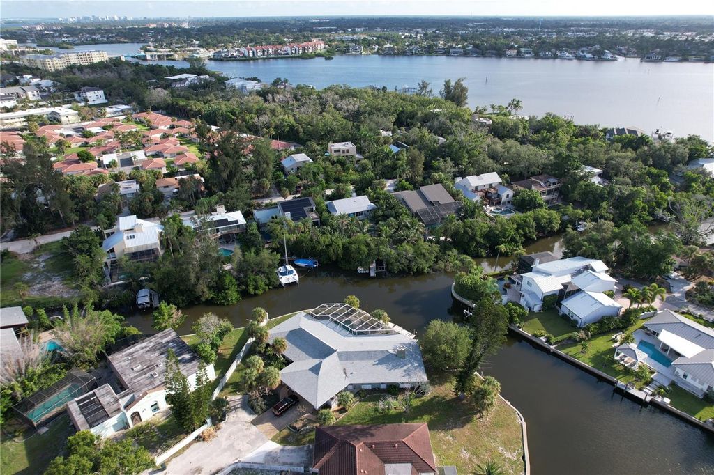 Image 15 of property listing at 6937 MIDNIGHT PASS ROAD, Sarasota, FL 34242