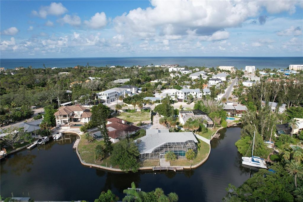 Image 17 of property listing at 6937 MIDNIGHT PASS ROAD, Sarasota, FL 34242