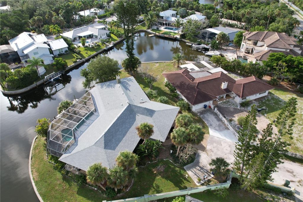 Image 23 of property listing at 6937 MIDNIGHT PASS ROAD, Sarasota, FL 34242