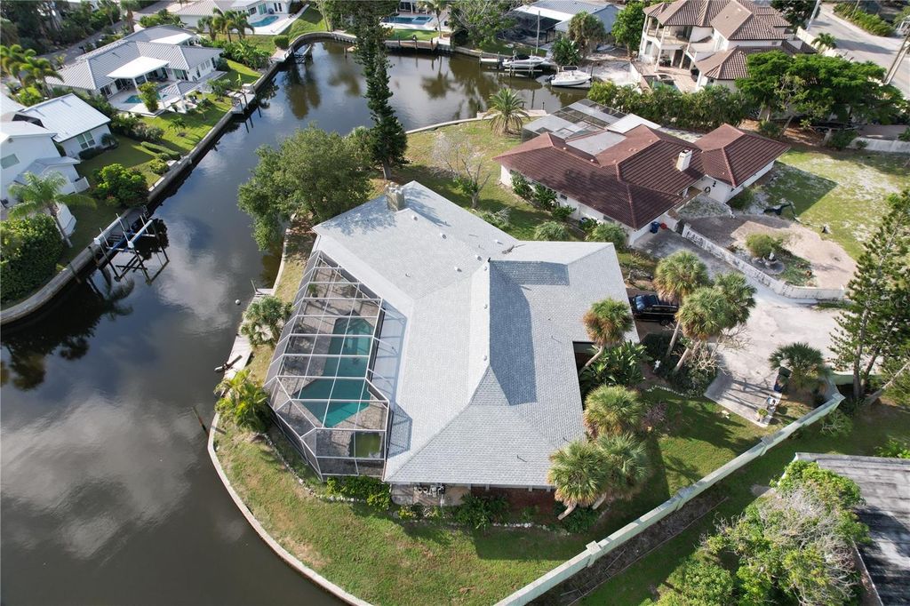 Image 25 of property listing at 6937 MIDNIGHT PASS ROAD, Sarasota, FL 34242