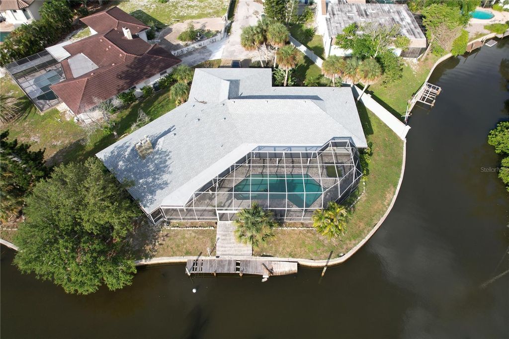 Image 27 of property listing at 6937 MIDNIGHT PASS ROAD, Sarasota, FL 34242