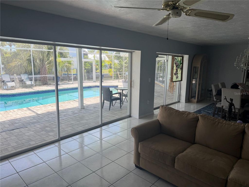 Image 40 of property listing at 6937 MIDNIGHT PASS ROAD, Sarasota, FL 34242