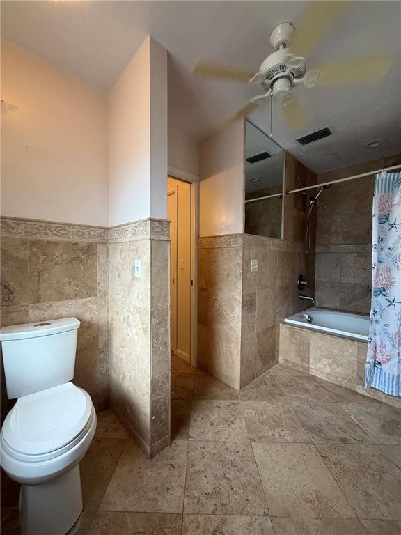 Image 63 of property listing at 6937 MIDNIGHT PASS ROAD, Sarasota, FL 34242