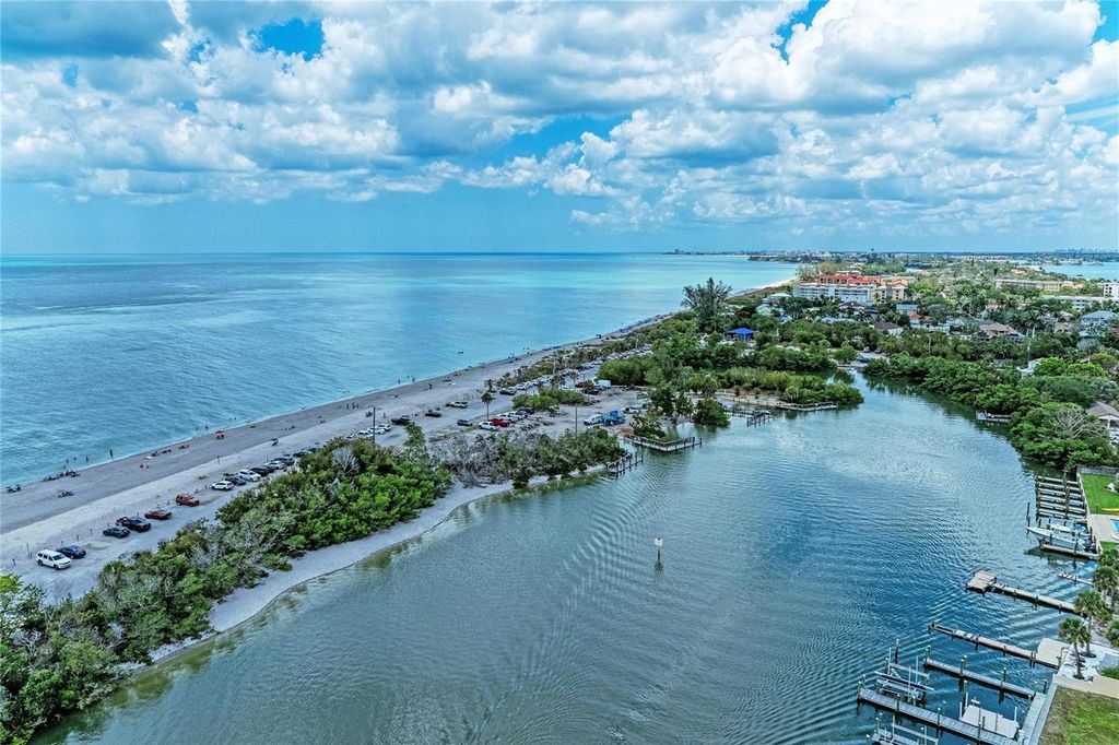 Image 72 of property listing at 6937 MIDNIGHT PASS ROAD, Sarasota, FL 34242