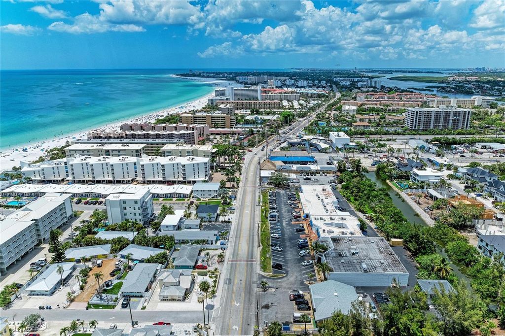 Image 78 of property listing at 6937 MIDNIGHT PASS ROAD, Sarasota, FL 34242