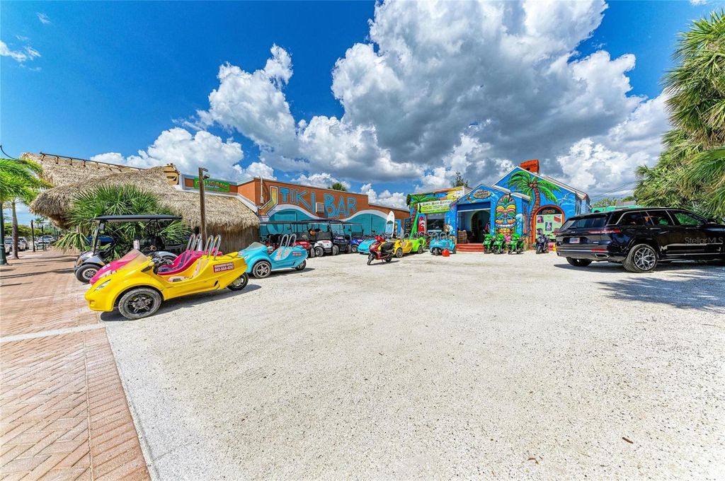 Image 92 of property listing at 6937 MIDNIGHT PASS ROAD, Sarasota, FL 34242