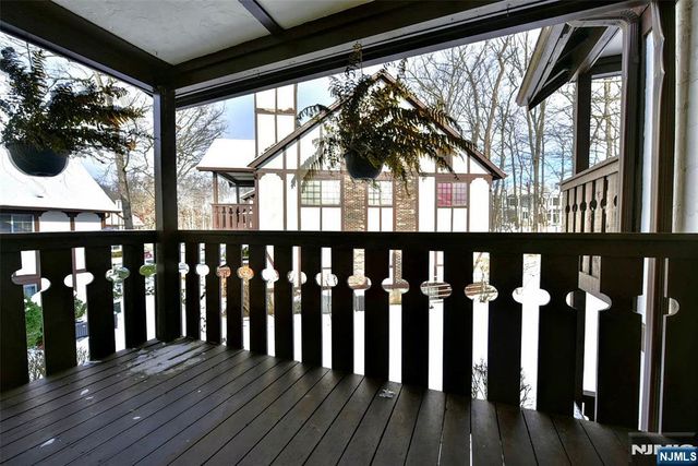 3707 Mark Twain Way, Mahwah, NJ 07430