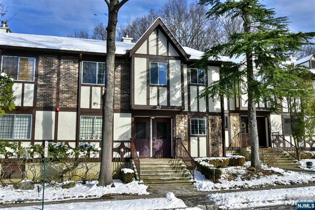 3707 Mark Twain Way, Mahwah, NJ 07430