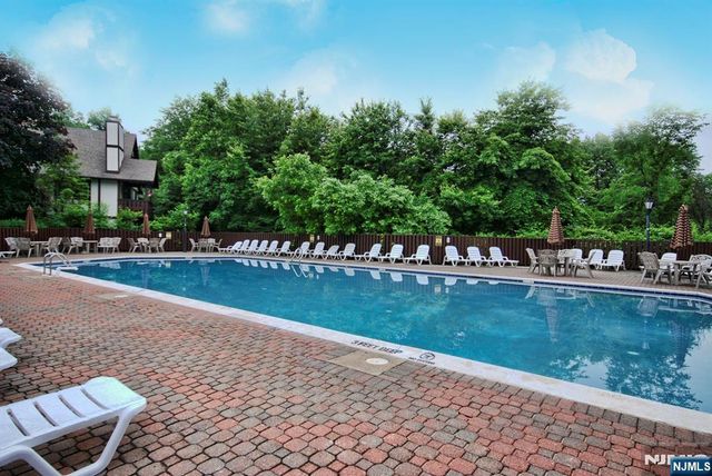 3707 Mark Twain Way, Mahwah, NJ 07430