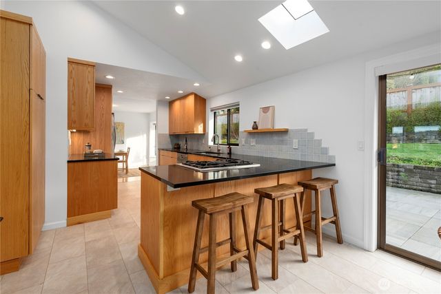 1672 Dorsey Drive, Freeland, WA 98249