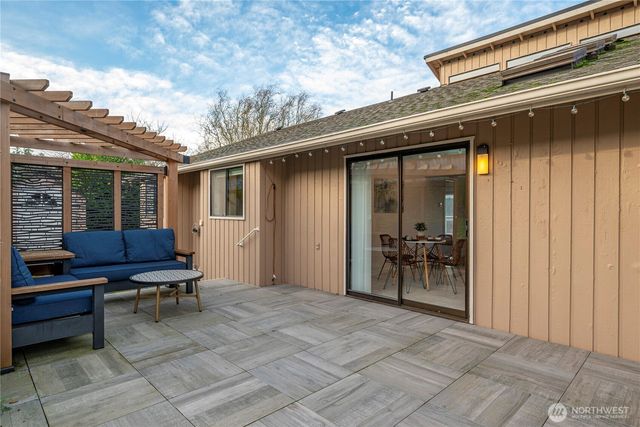 1672 Dorsey Drive, Freeland, WA 98249