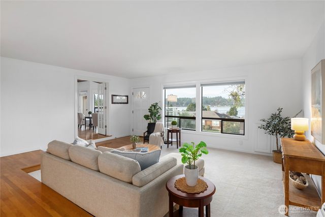 1672 Dorsey Drive, Freeland, WA 98249