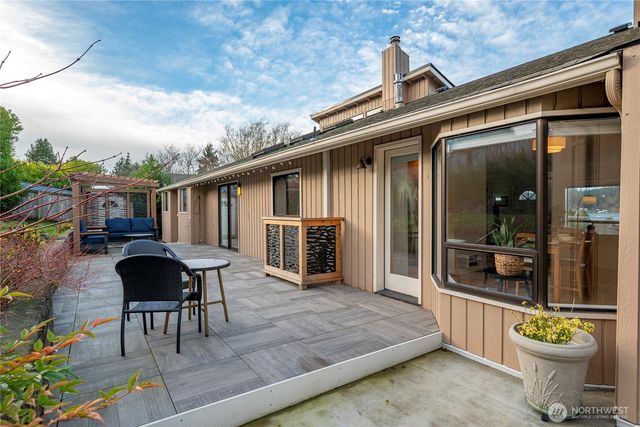 1672 Dorsey Drive, Freeland, WA 98249