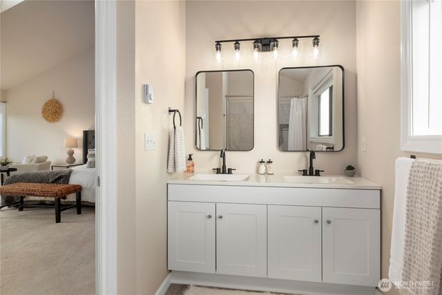 1672 Dorsey Drive, Freeland, WA 98249